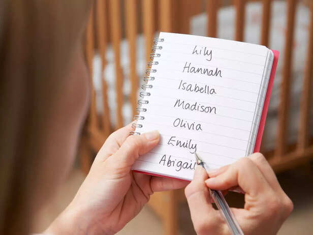 preparing guest list for baby shower