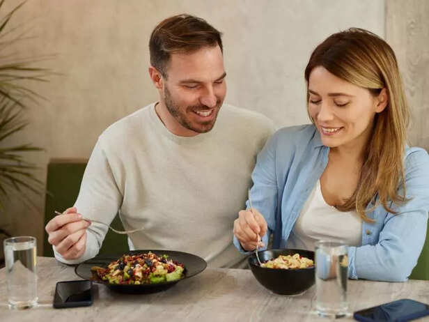 couple having healthy diet